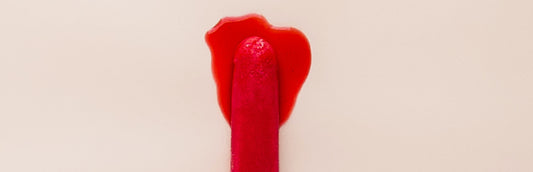Schmelzendes rotes Eis