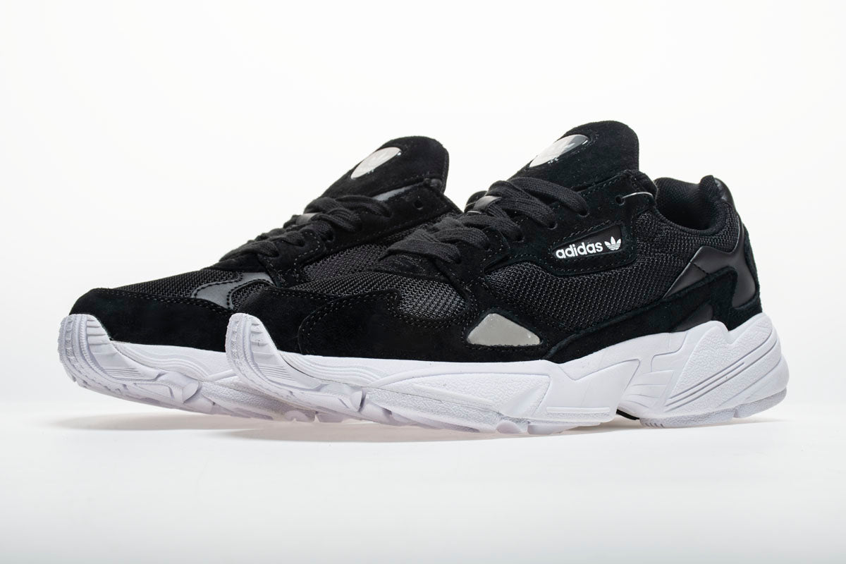 adidas falcon noir et blanche