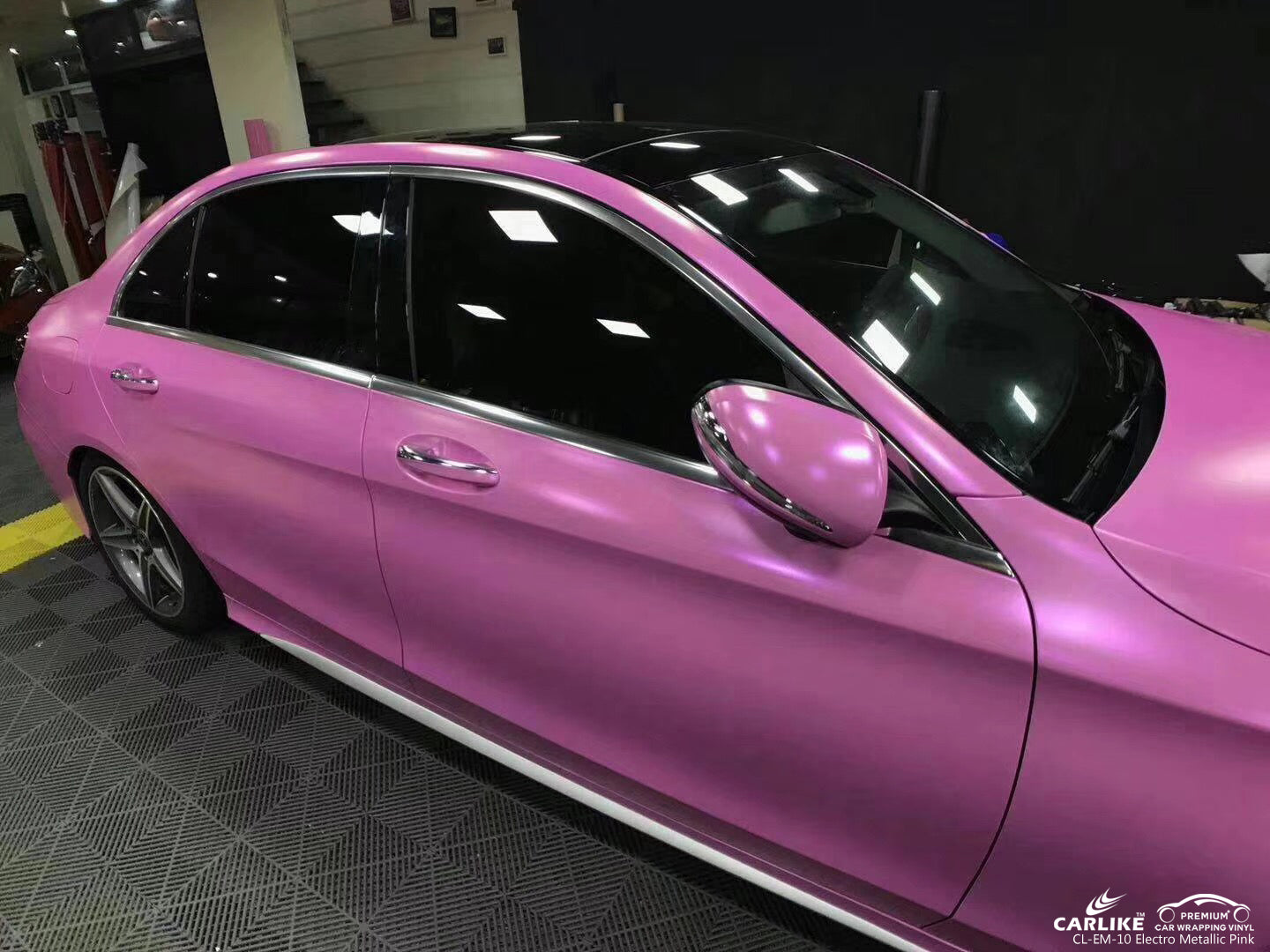 CARLIKE CL-EM-10 Pink Matte Electro Metallic Vinyl Wrapping On Mercedes Benz