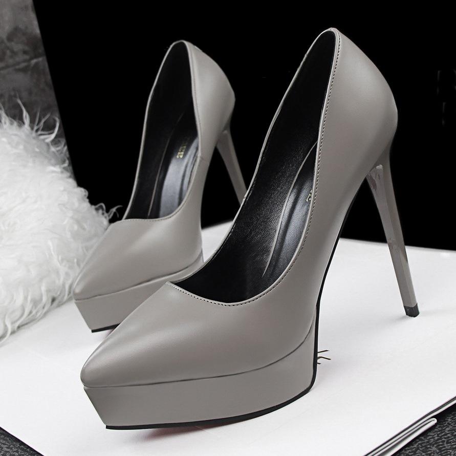 platform pumps out of style