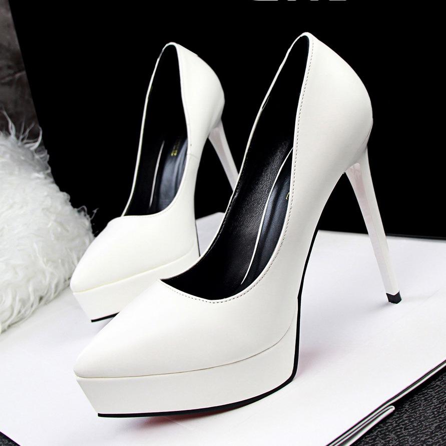 platform pumps out of style