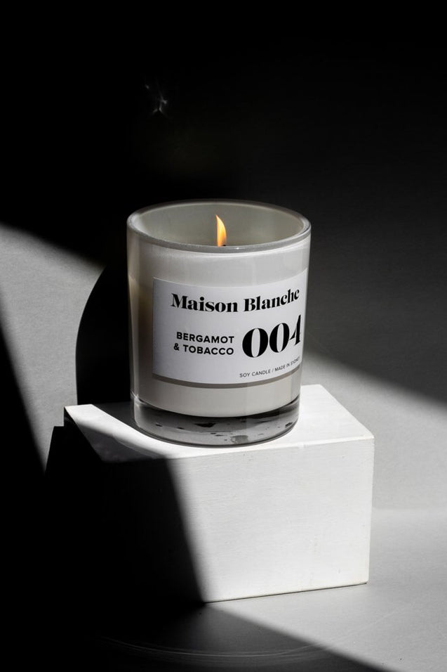 Maison Blanche Large Candle - 004 Bergamot & Tobacco