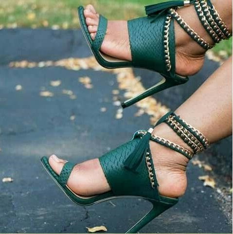 green pumps size 11