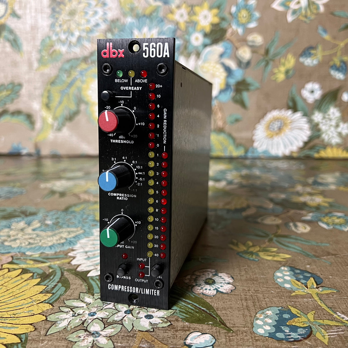 格安販売中 DBX DBX Limiter/Compressor 560A Review: コンプレッサー