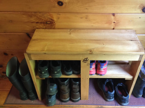 Rietveld-inspired shoe bench in use