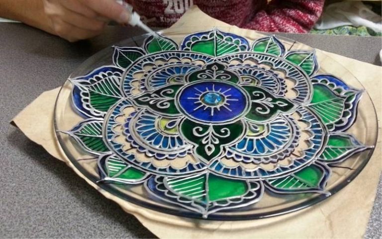 painting on a glass plate-plate painting -painting on plate -painting plates with acrylic paint