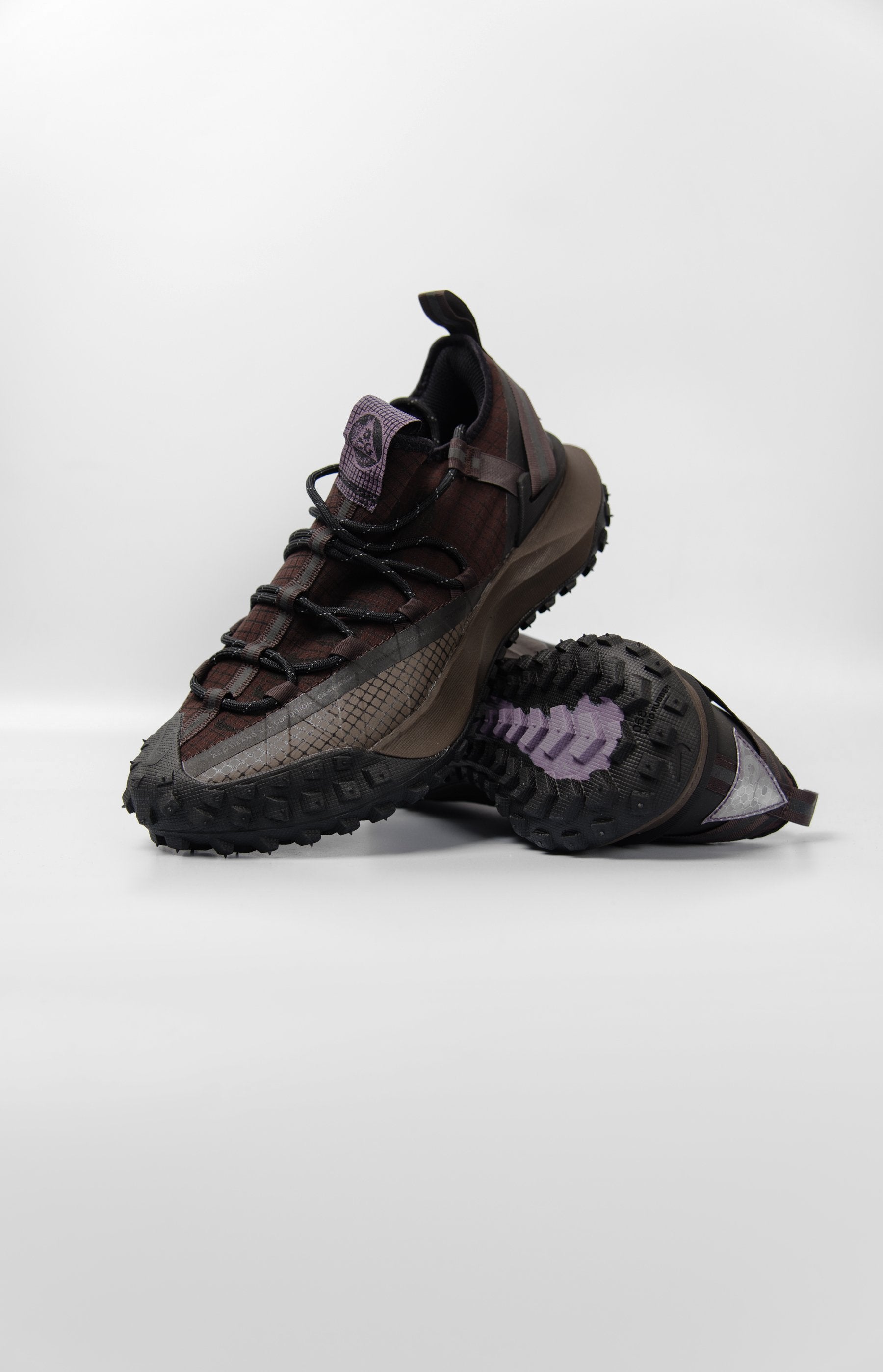 nike acg mountain fly low brown