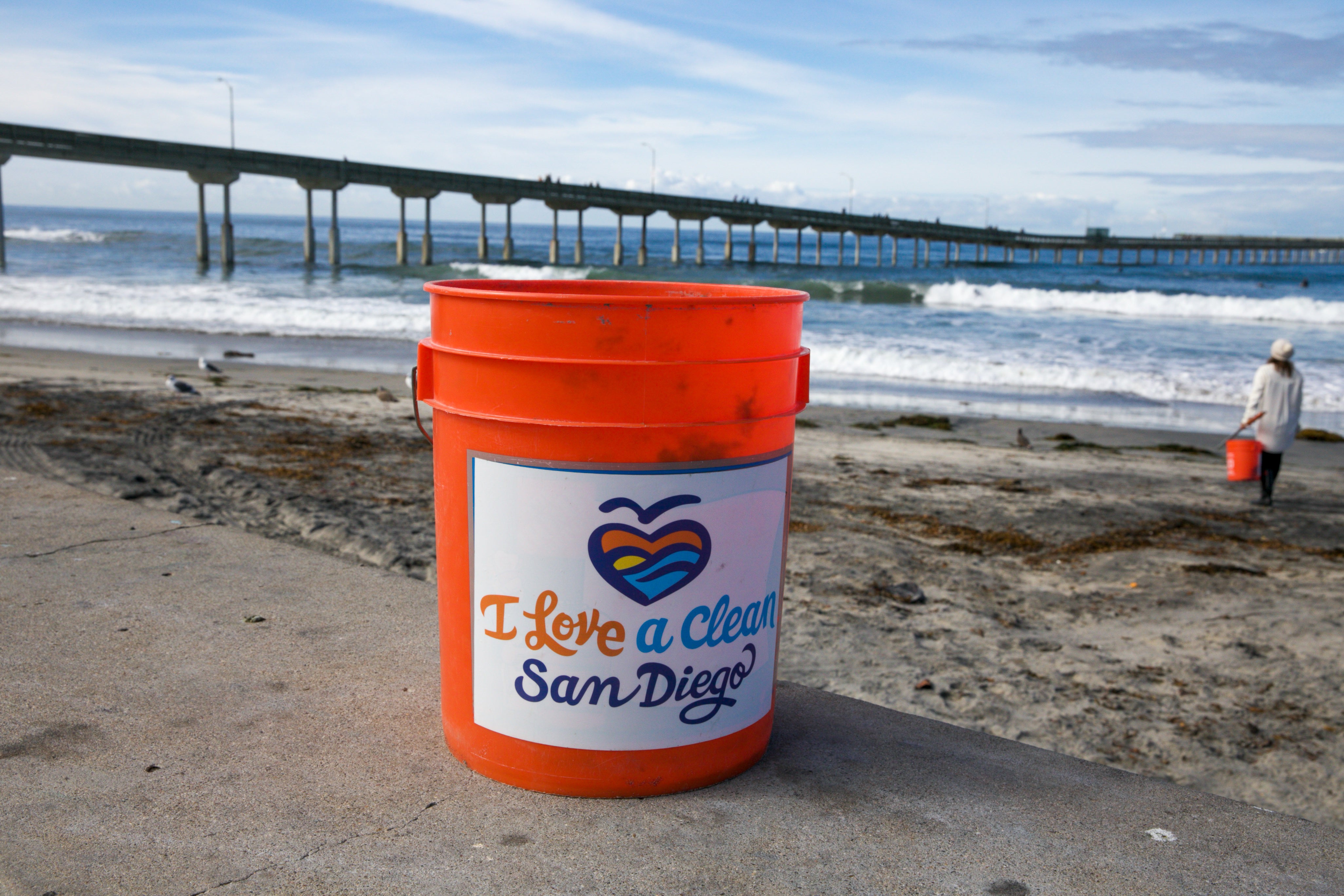 I Love A Clean San Diego Beach Cleanup Volunteer