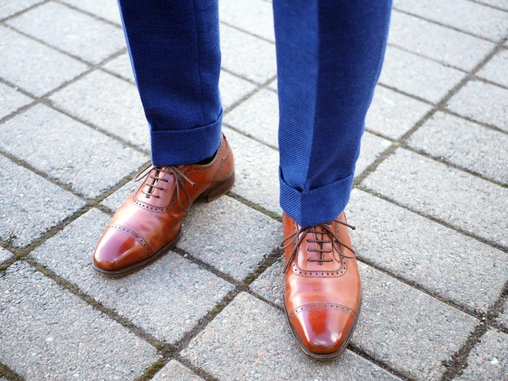 tan shoes for blue suit