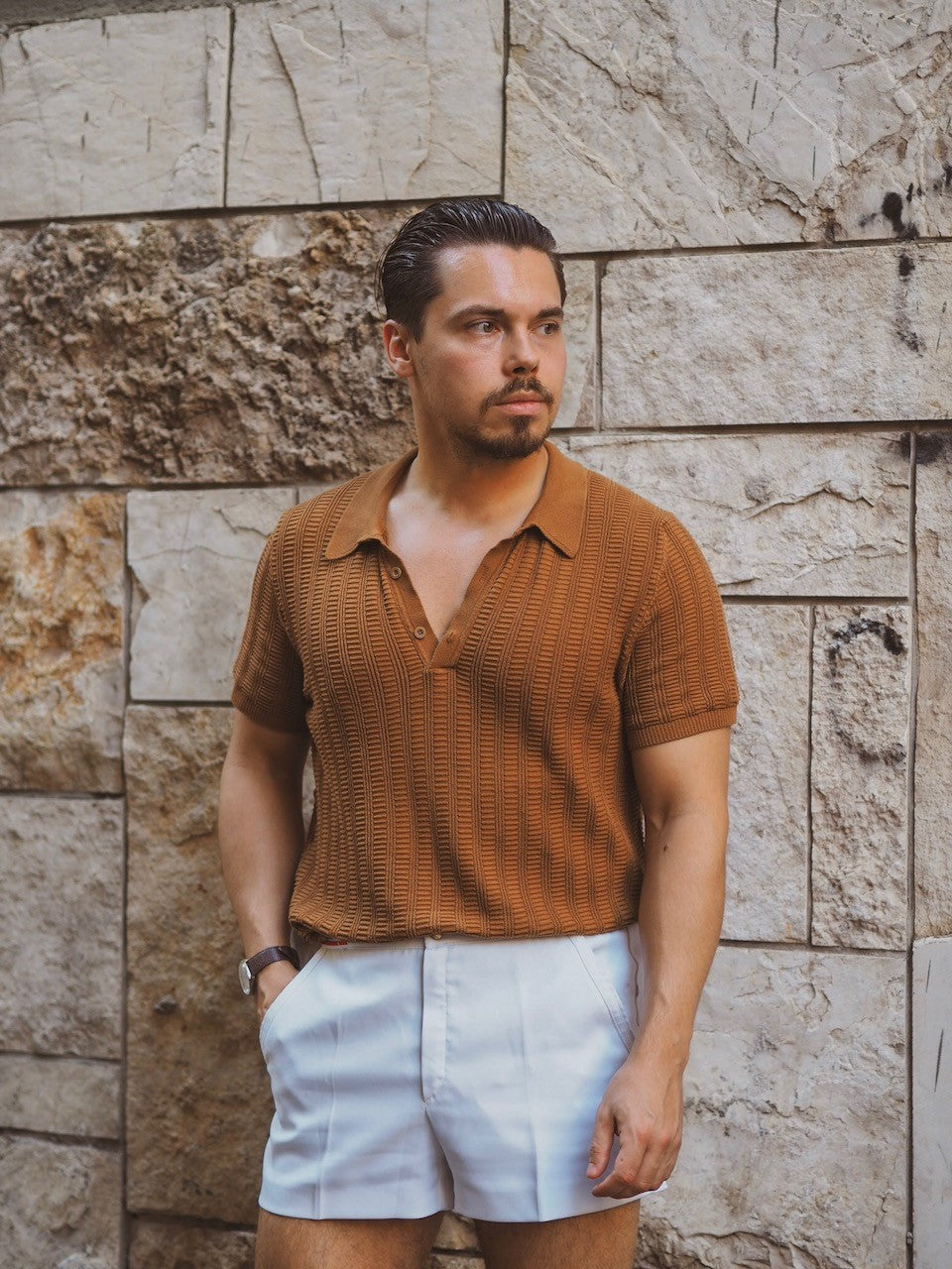 Brown knitted polo shirt with white shorts in Naples