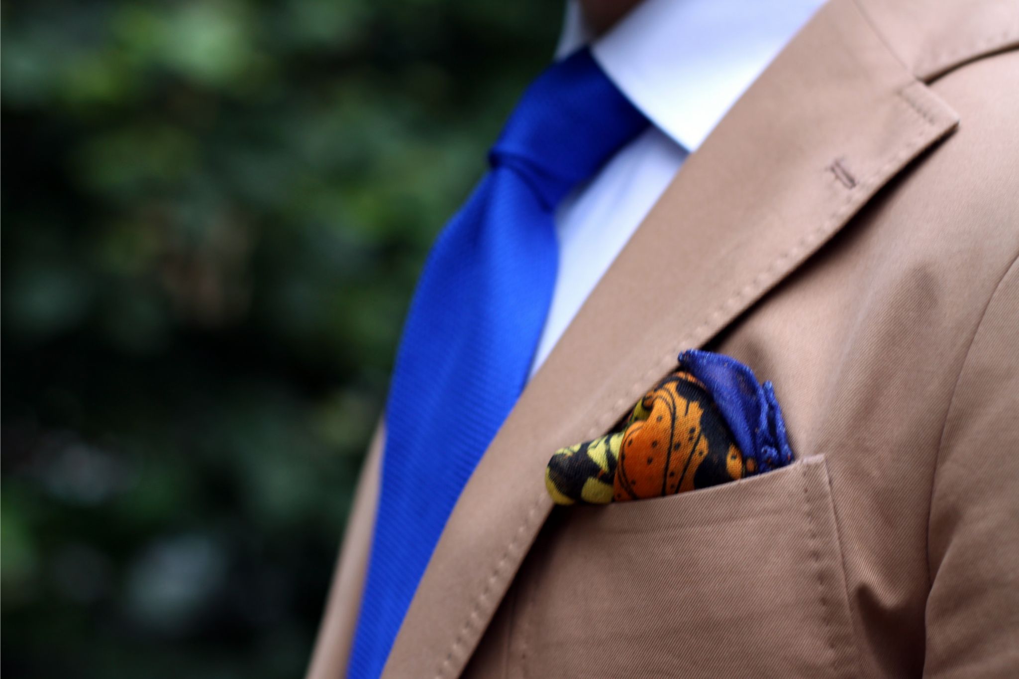 Monsieur fox pocket square with a cotton suit