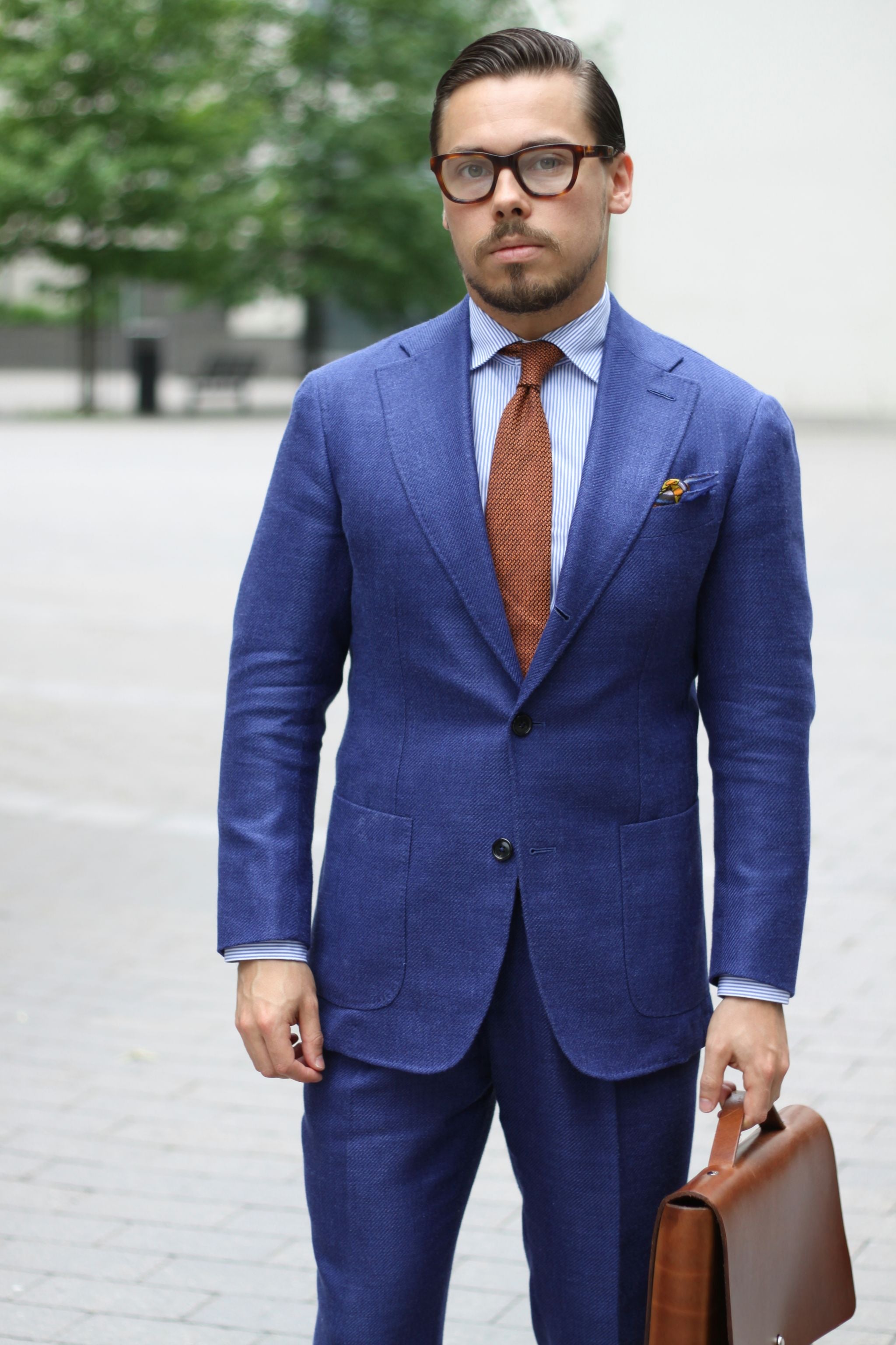 Orange tie x Blue suit – Dress Like A