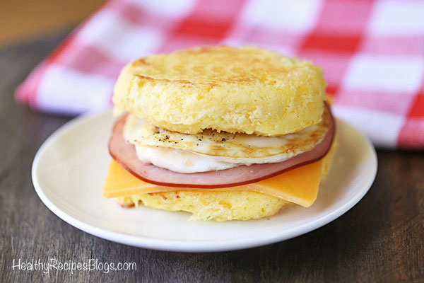 Quick keto breakfast: Breakfast sandwich