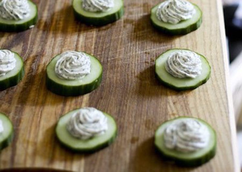 100 Calorie Snacks: Cucumber with cream cheese