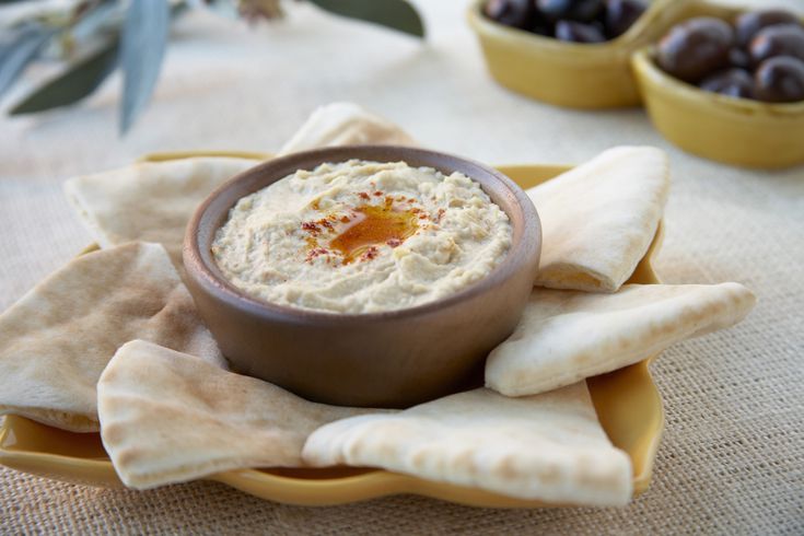 100 Calorie Snacks: Hummus with veggies