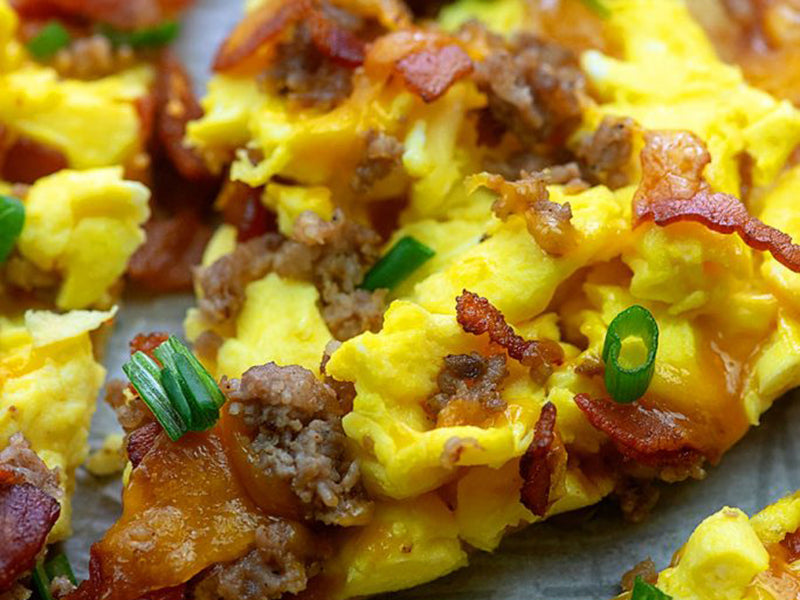 High-Protein Low-Carb Breakfast Pizza