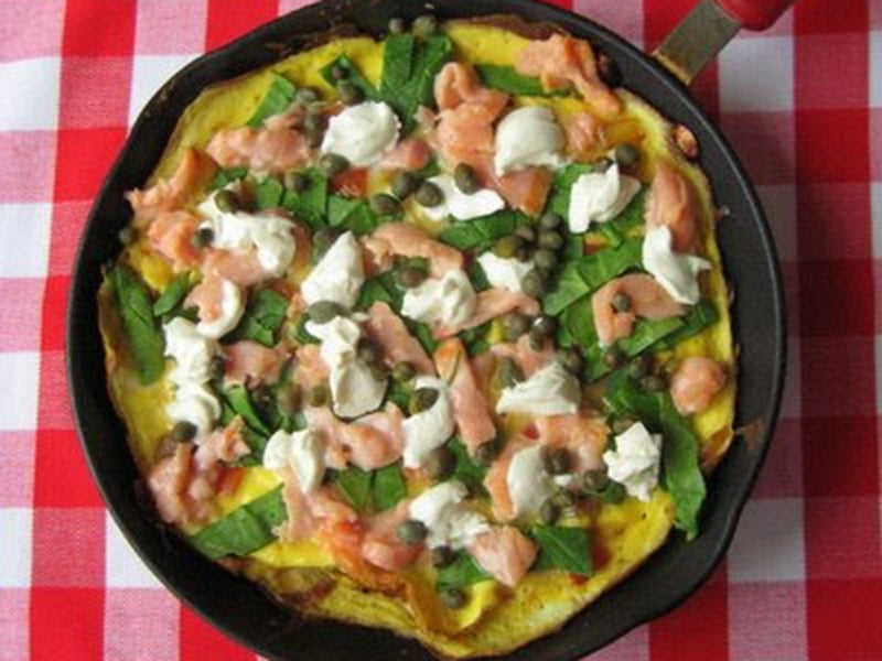 Atkins breakfast: salmon omelet