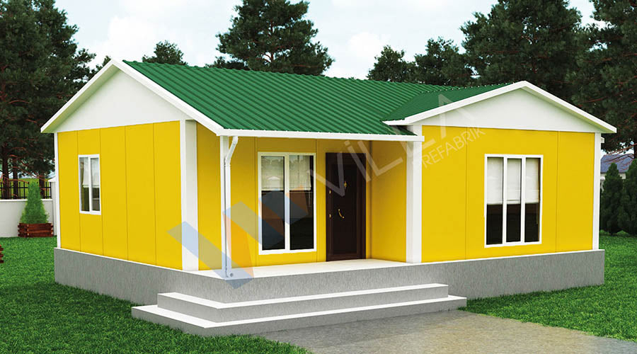 yeşil çatılı, sarı renkli, tek katlı prefabrik ev