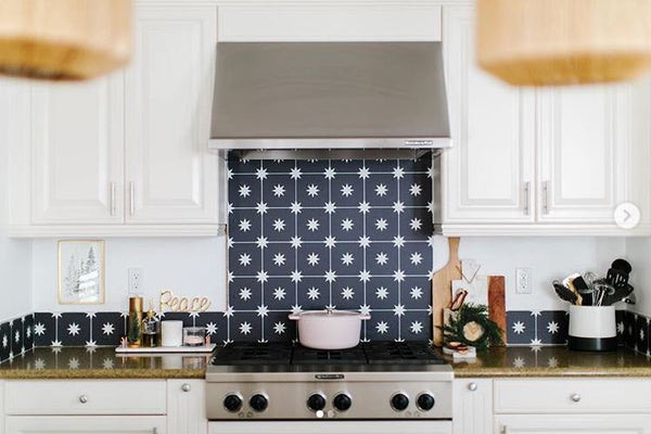 Kitchen Splashback update with black & white star pattern wallpaper from Quadrostyle