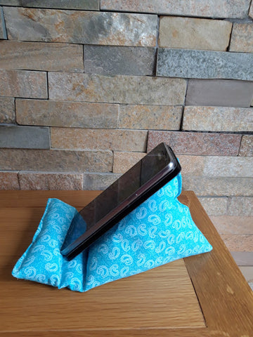 fat quarter project phone rest cushion