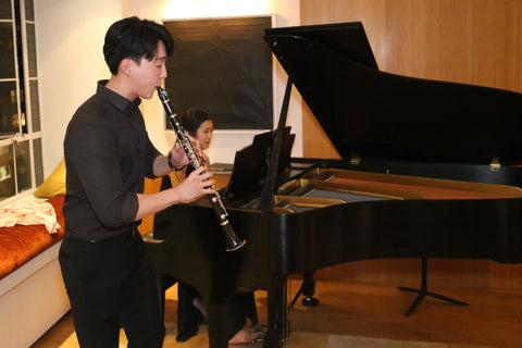  Clarinetist Hyunyoung Hwang is performing (Pianist: Tina Tianyu Deng) performing at Park Avenue Pianos music Salon