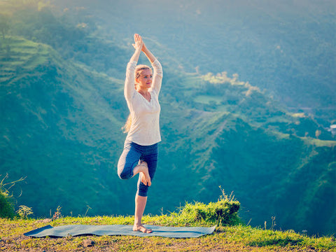 Mountain Pose - 4 Most Important Yoga Poses for Beginners - majisports