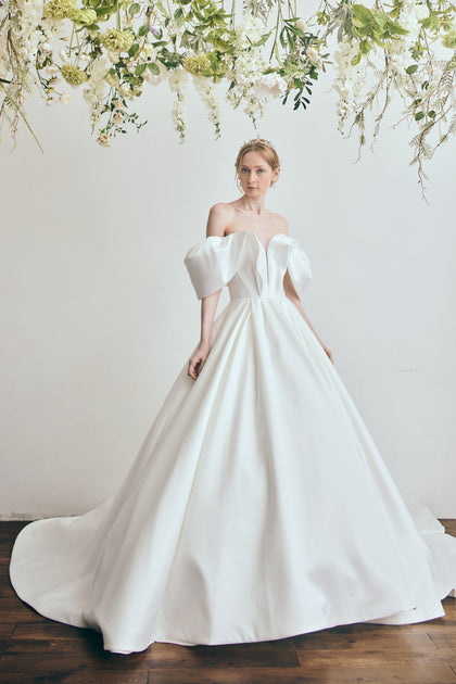 annie bridal**ウェディングドレス*＊既製品-