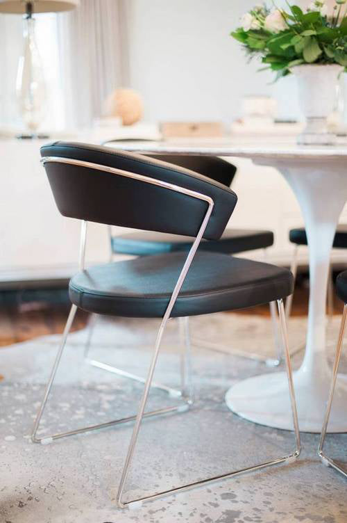 Black Rooster Decor - Domino: Modern Elegance in a Family-Friendly Redesign by Jacquelyn Clark