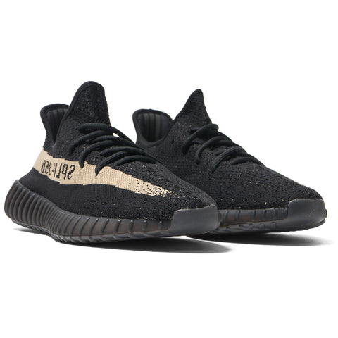 Yeezy 350 v2 Black/ white final version on foot HD Review by