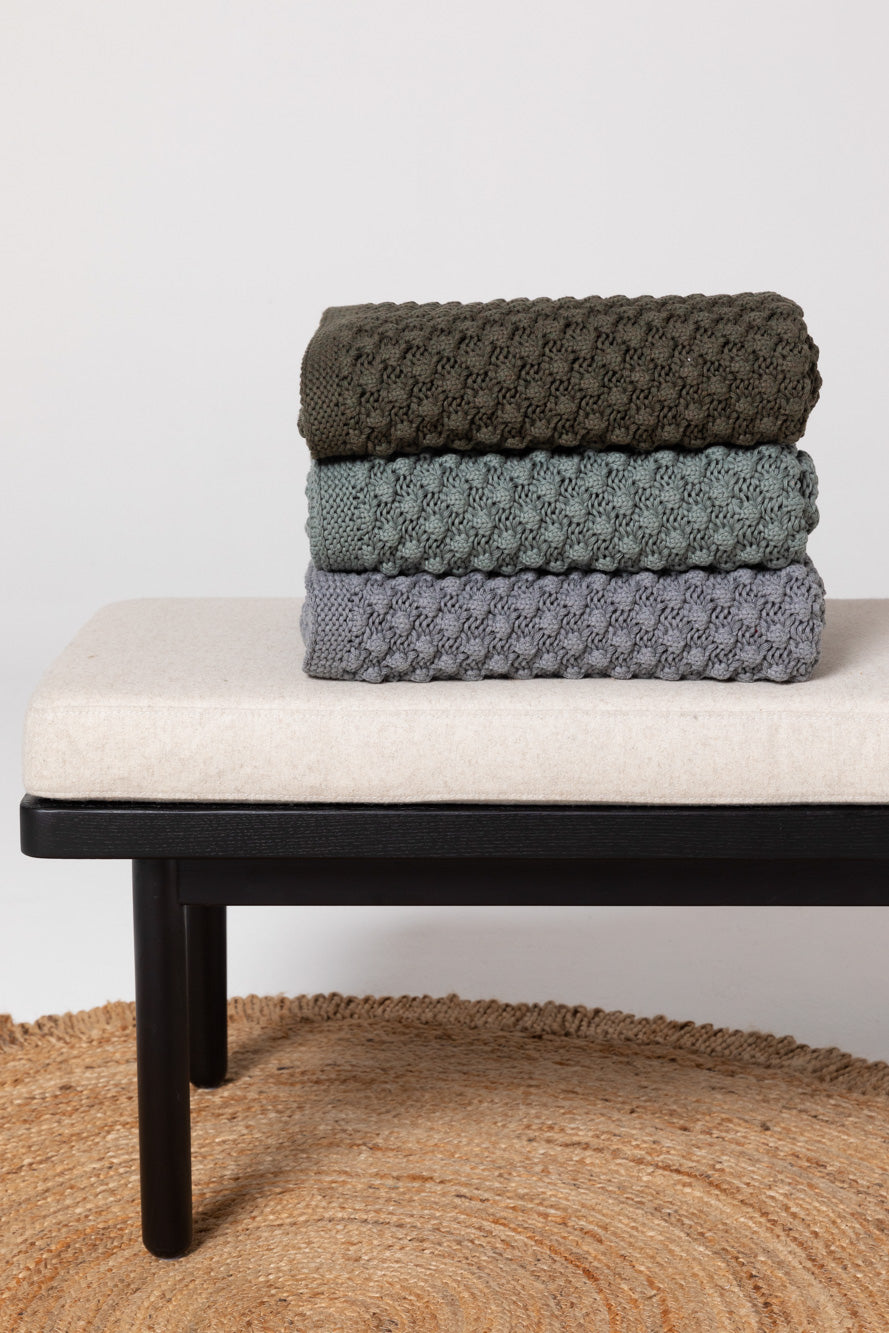 Indus II POPCORN Throw Rug Blanket / Flint Grey