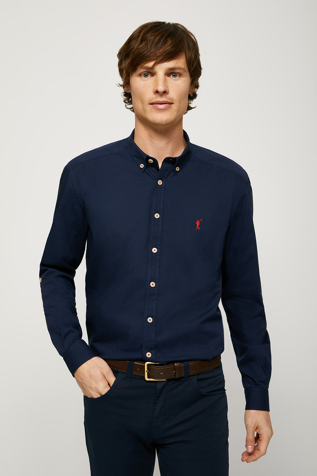Camisa azul marino de popelín custom fit | online en Polo Club