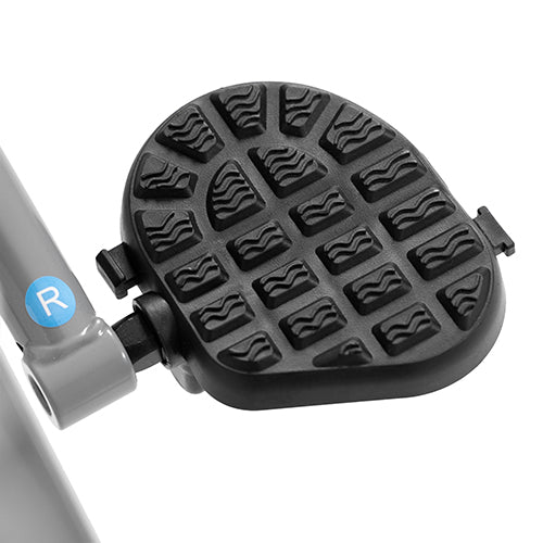 SELF-LEVELING FOOT PEDALS | Self leveling pedals make it super easy to get your feet on and off the NO. 077S.