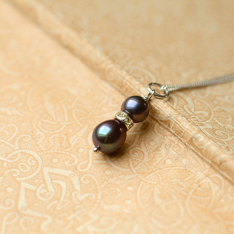 freya handmade black pearl necklace