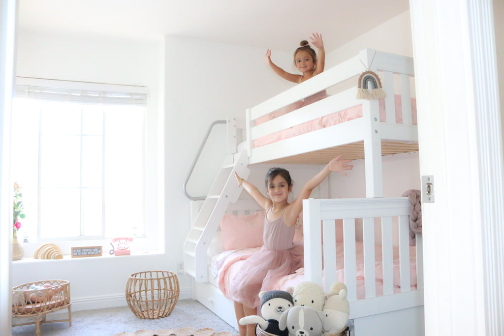 girls pink and white room bunk beds