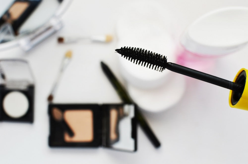 10 Ways To Make Your Makeup Last Longer