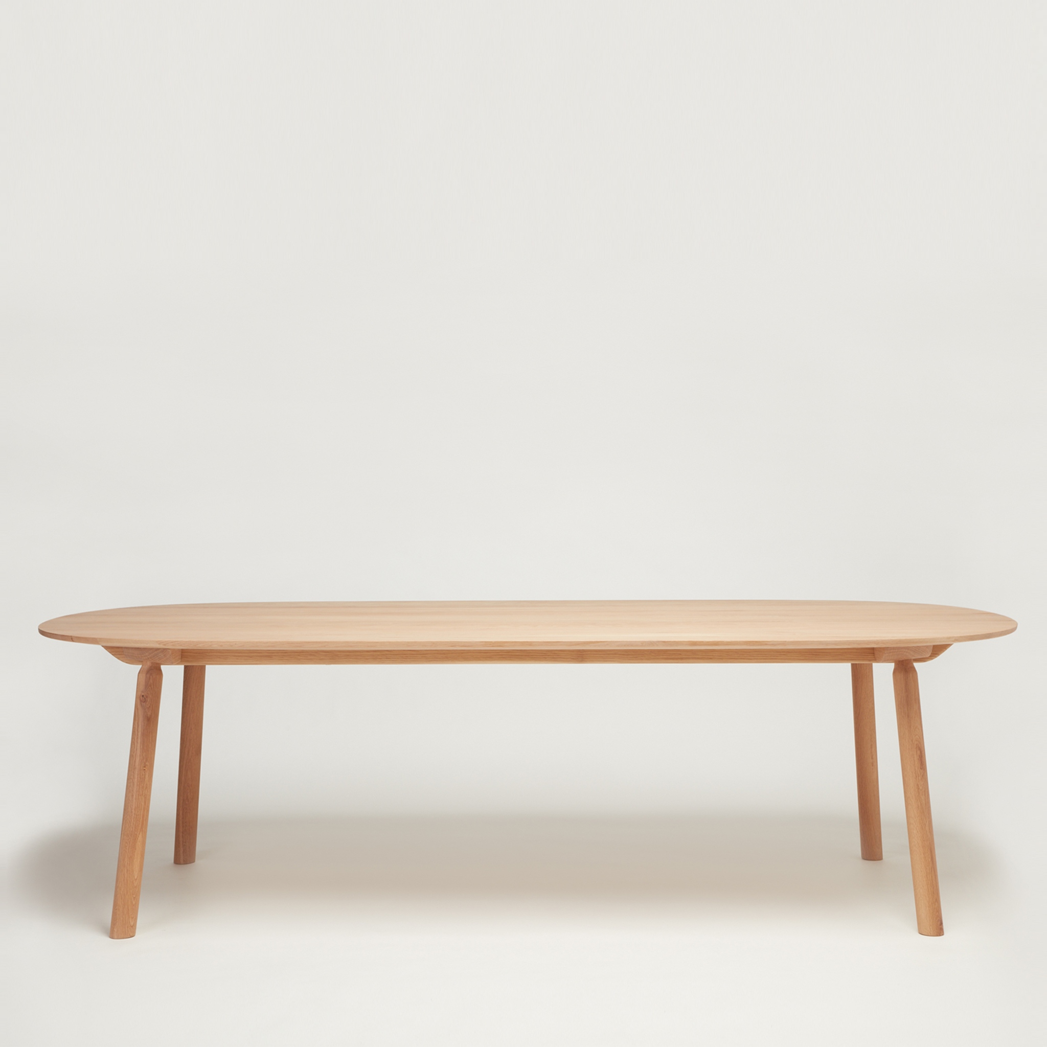 Hardy Dining Table in Oak