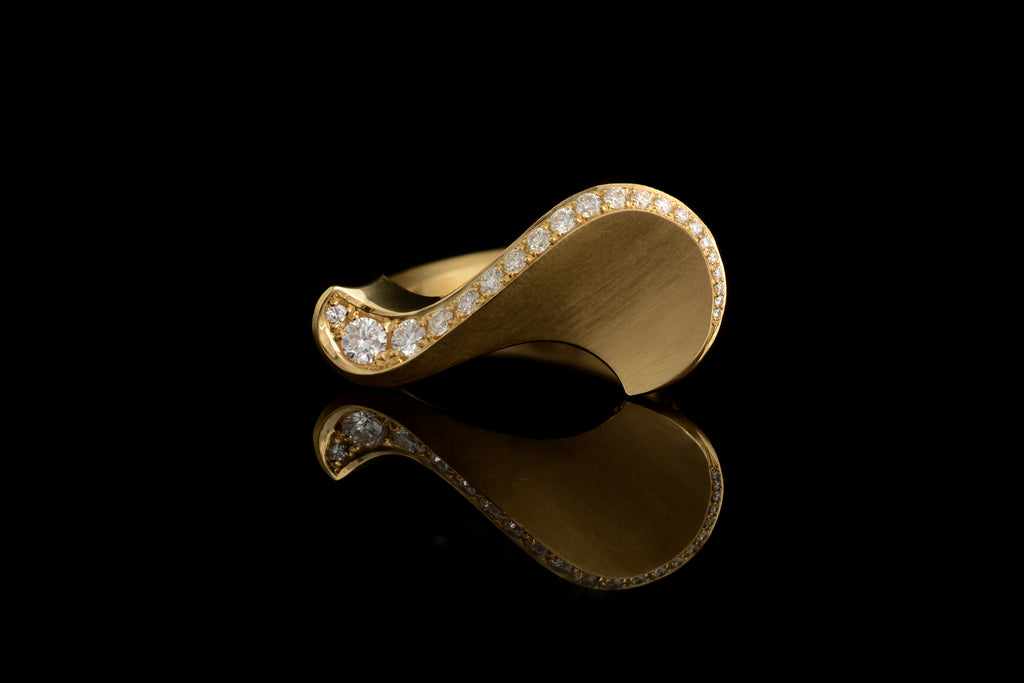 Sigma 18ct yellow gold carved cocktail ring