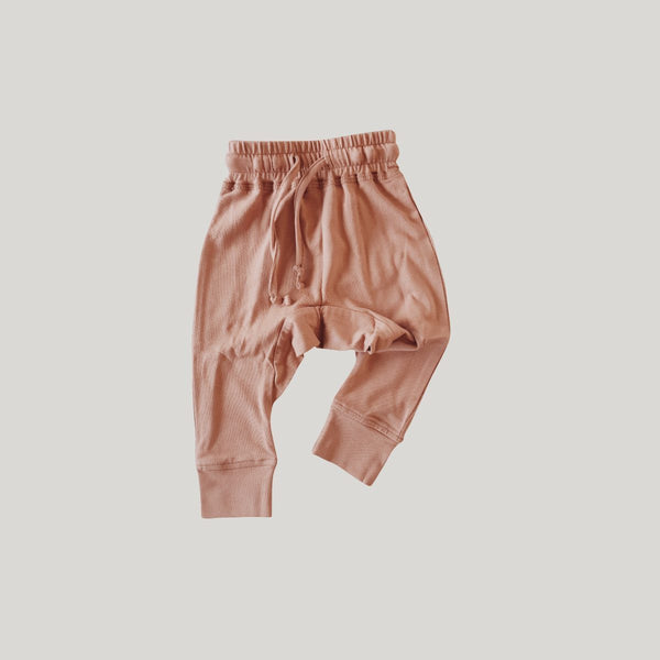 Susukoshi-gender-newborn-joggers-coral