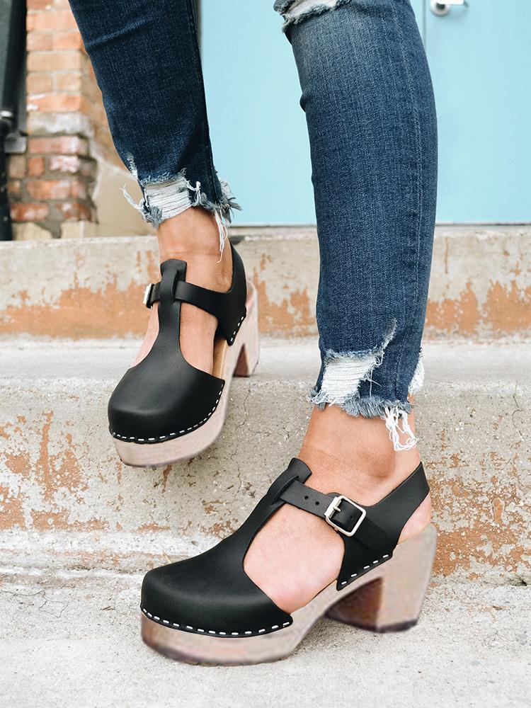 black clogs with strap
