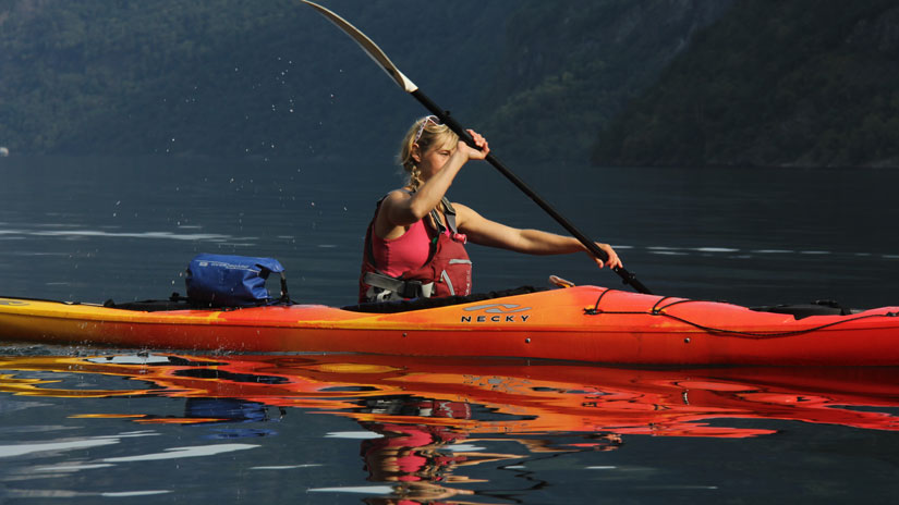 Considerations before kayaking in the ocean (The definitive guide)