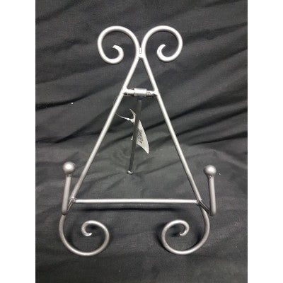 METAL PLATE STAND SILVER 22CM - Luxe Living 