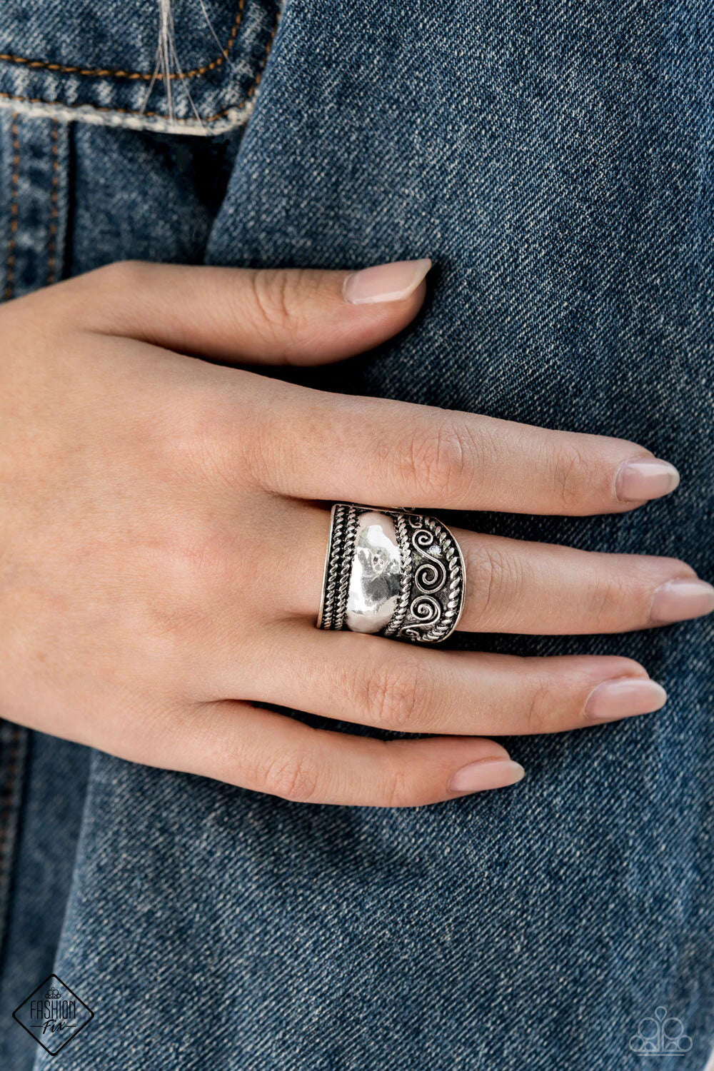 Paparazzi Accessories - The Simply Santa Fe Collection #SSF-1220 - Fashion Fix December 2020