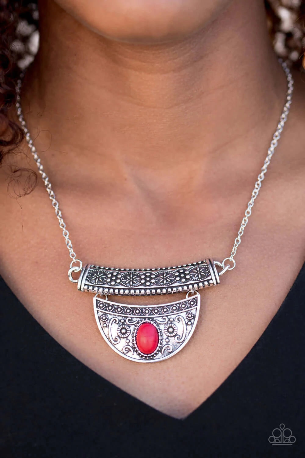 Paparazzi Accessories - Amazon Amateur #N830 Peg - Red Necklace
