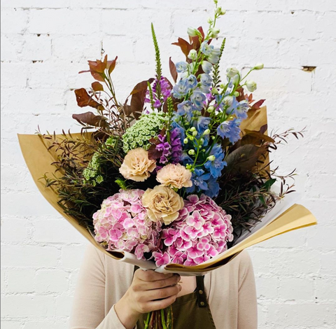 https://www.amazinggrazeflowers.com.au/collections/flowers-online-melbourne/products/daily-bouquets