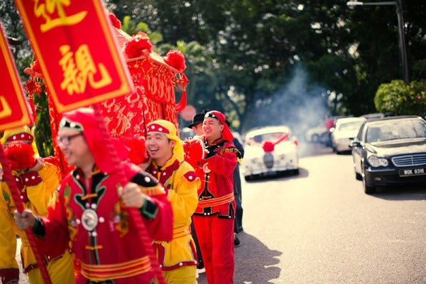 12 Beautiful Chinese Wedding Traditions and Customs, Wedding Procession, By East Meets Dress 