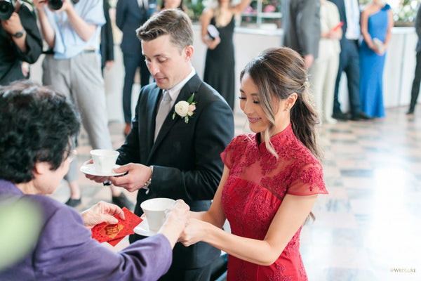12 Beautiful Chinese Wedding Traditions and Customs, Chinese Tea Ceremony, By East Meets Dress 