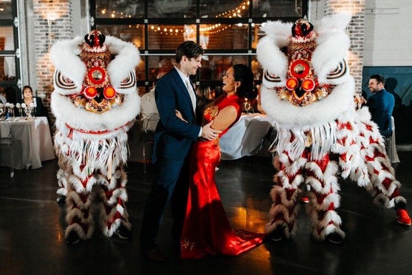 Modern Chinese Wedding Banquet Decorations, Lion Dancers Entertainment