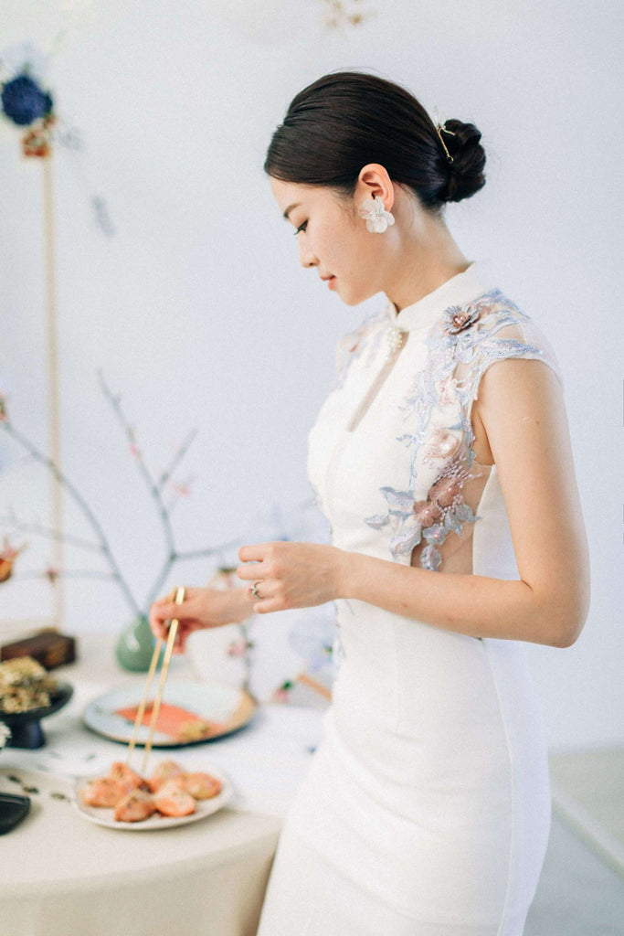 Chinese Wedding Tradition Ideas, Modern White Cheongsam