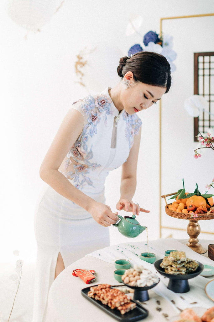 Chinese Wedding Tradition Ideas, Modern White Cheongsam and Tea Ceremony