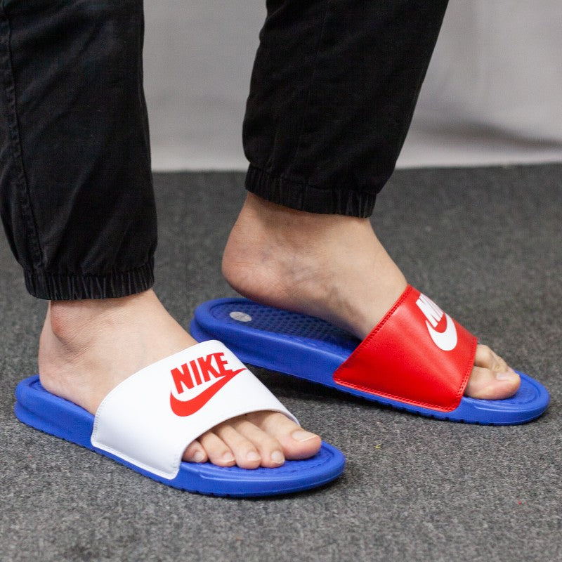 nike benassi mismatch slides